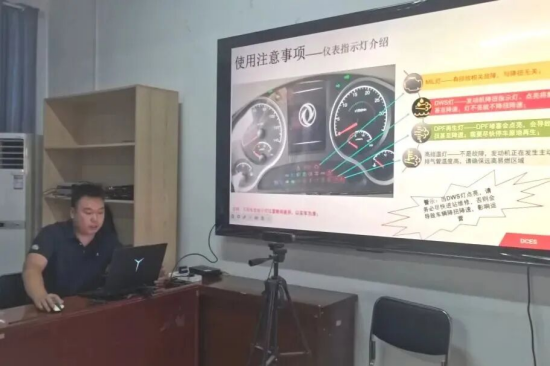 【安全生产】筑牢夏季安全防线托克逊县住建局开展环卫特种车辆实操专项培训(图1)